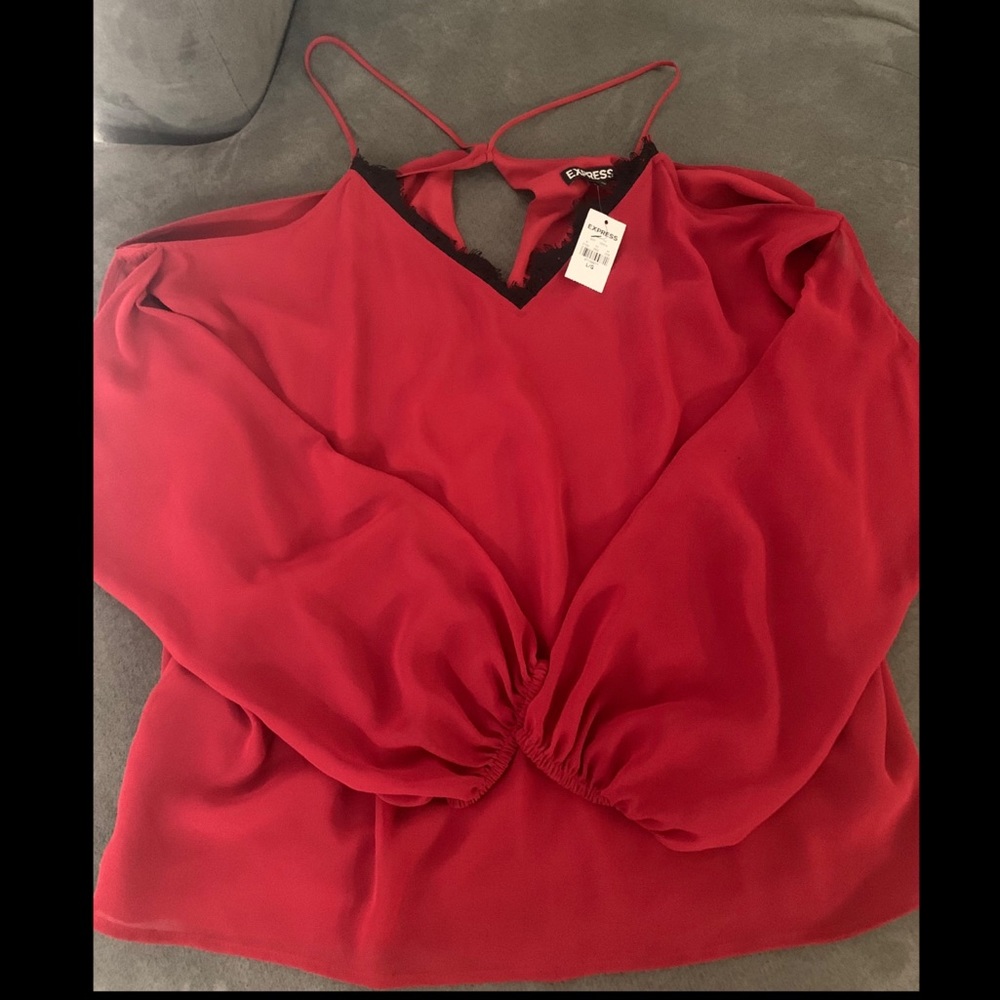 *NWT* Express cold shoulder blouse